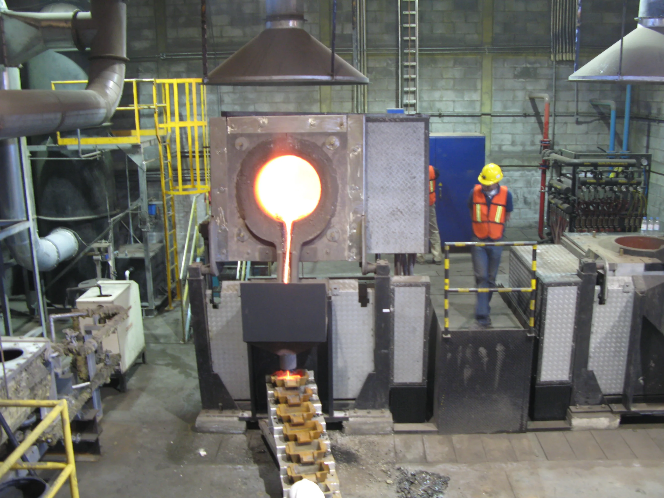 Induction melting furnace